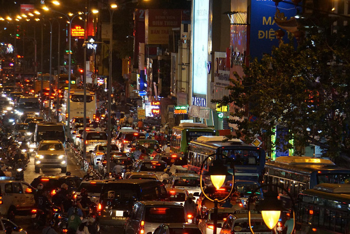 Giao thông cửa ngõ sân bay Tân Sơn Nhất lại hỗn loạn